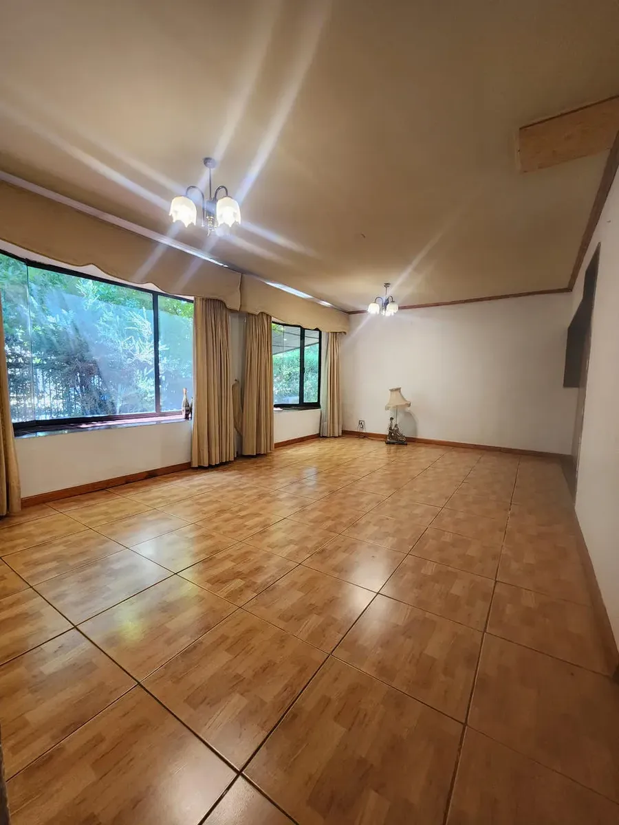Imagen 3 de 16 de Vende Gran Casa Familiar A Pasos Del Centro De Los Ángeles