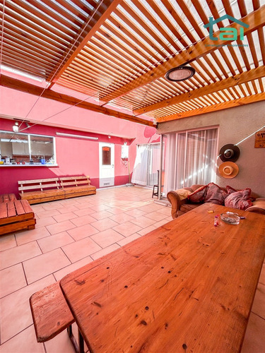 Casa En Venta De 5 Dorm 4 Baños Condominio Sector Norte