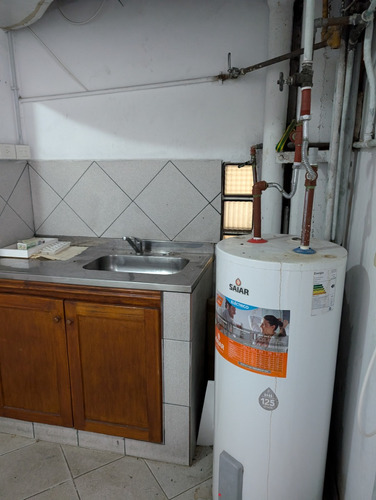 Dueño Vende O Alquila Galpón Balboa 220/230 Con Oficinas Y Local Comercial 1280 M2 Distrito Audiovisual Excelente Estado Sistema Contra Incendios Piso Reforzado Entrada Para Camiones Containers