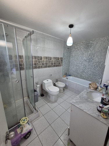 Hermosa Casa Familiar, 3 Baños 5 Dorm, 5100m2, En Condominio