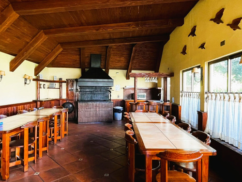 Departamento Sector Av Alemania 4 D +3 B + 1 Est.+ 1 Bodega