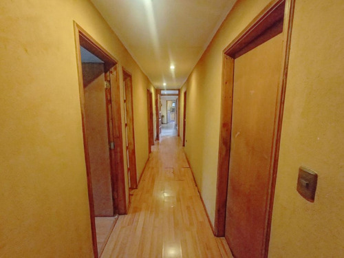 Casa De Campo Con Terreno En Venta - Potencial Comercial - D