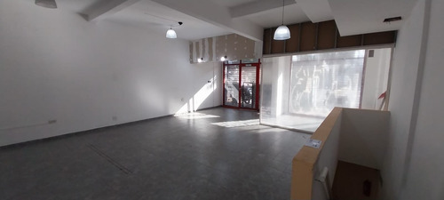 Excelente Local De 90 M2 Sobre Avenida!!!
