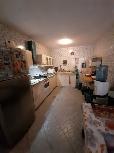 Imagen 10 de 28 de Fernando Guerrero Vende Casa Urb Trigal Sur Calle Abierta, Av Ppal Del Triga