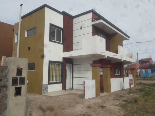 Duplex A Estrenar - Calle Tucuman N° 4199 - Costa Azul