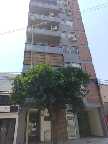 Dueño Vende Exclusivo Departamento En Barrio Sur (a 8 Cuadras Del Microcentro Tucumano, A 4 Cuadras De Facultades, Supermercados, Farmacias Y Varias Lineas De Colectivos Cerca)