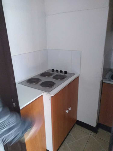Arriendo Depto De 1d-1b .metro Bellas Artes (84022)