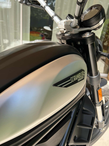 Ducati Scrambler Icon Dark 800