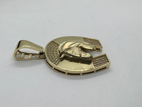 Dije Oro 10k De Herradura Con Caballo Con Zirconias. Suerte Amarillo