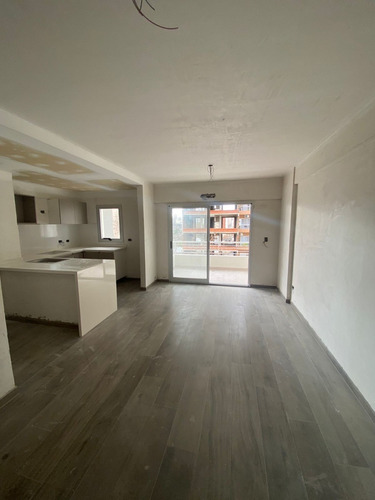 Imagen 8 de 10 de En Venta En Excelente Ubicacion Semipisos 2 Amb En Edif Al Fte C/ Balcon Y Coch Opcionales En Lanus O (020)