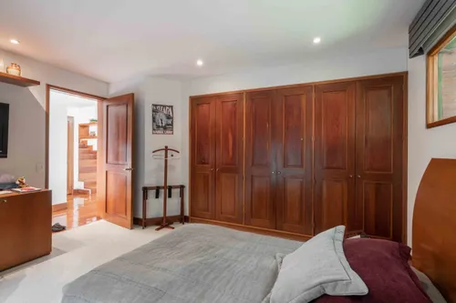 Casa En Arriendo/venta En Sierras Del Moral. Cod V7515