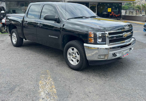 Imagen 2 de 15 de Chevrolet Silverado Doble Cabina