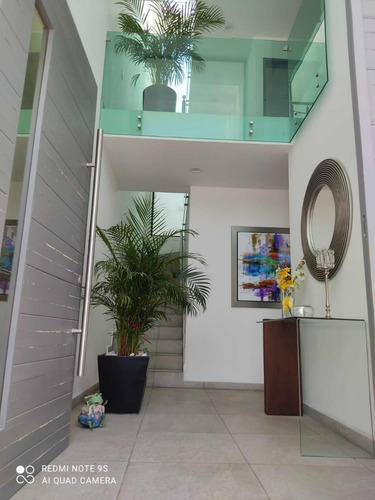 Hermosa Casa Aqua I I Zona Esmeralda.