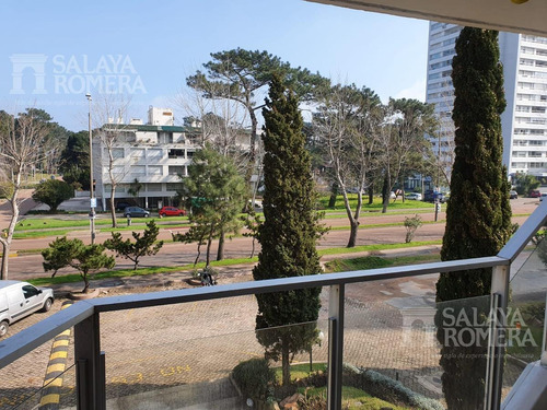 Imagen 14 de 19 de Apartamento En Venta 2 Dormitorios 2 Banos En Av Roosvelt, Punta Del Este