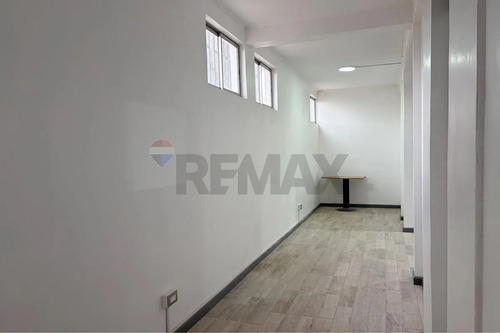 Bodega En Arriendo En Colina - 150 M2 + Oficina