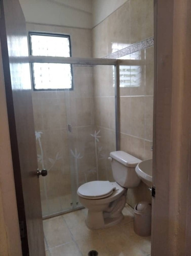 Imagen 13 de 16 de Town House En Venta En El Parral