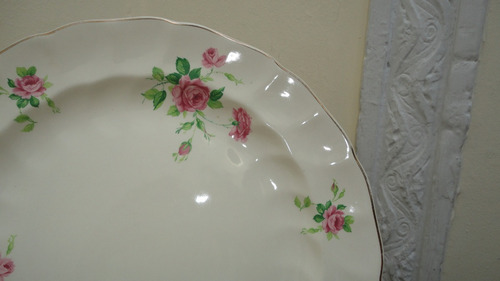 Fuente Inglesa Antigua Diseño Rosas Ondas Superficie Mirala (Usado)