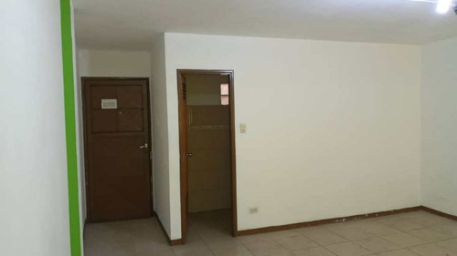 Imagen 4 de 16 de Oficina En Alquiler Centro Al Lado De La Plaza La Concordia Parroquia Santa Teresa 44 Mts
