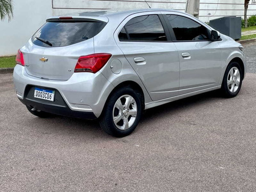 Imagem 8 de 15 de Chevrolet Onix 1.4 Mt Lt 2019