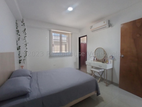 Moderno Apartamento En Venta Concepto Amerciano Remodelado Conjunto Privado Las Carolinas Turmero Vigilancia Pozo Estef 24-3492