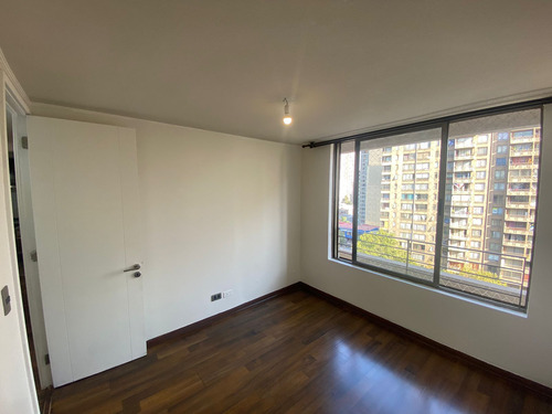Arriendo Departamento De 2 Dormitorios En Santiago.