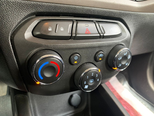 Imagem 14 de 14 de Prisma Lt 1.0 - 2015 - Completo - 126.000km