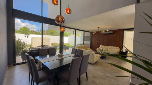 Casa En Venta Merida, Cholul En Privada , Entrega Inmediata.