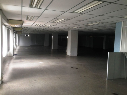 Sala Comercial Com 350m2 Para Alugar No Caminho Das Árvores - Iur392 - 34951384