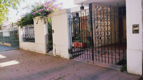 Venta  Casa Con Departamento En Barrio Trapiche