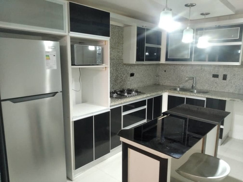 Imagen 3 de 8 de Venta De Town House Ciudad Real Barcelona
