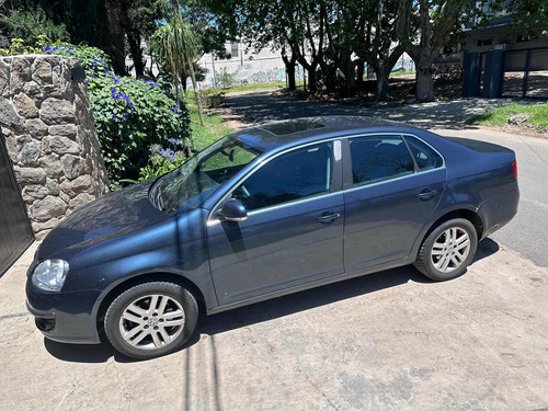 Volkswagen Vento 2.5 Advance