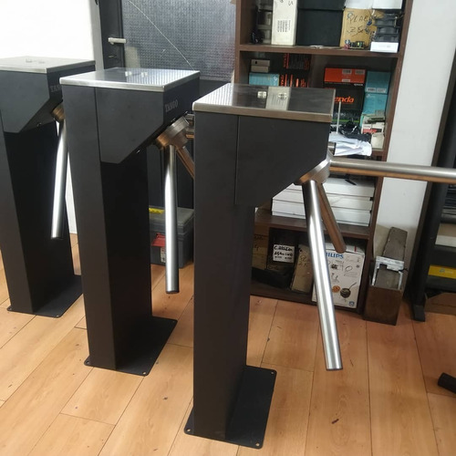 Imagen 3 de 10 de Molinete De Acceso / Fabricantes