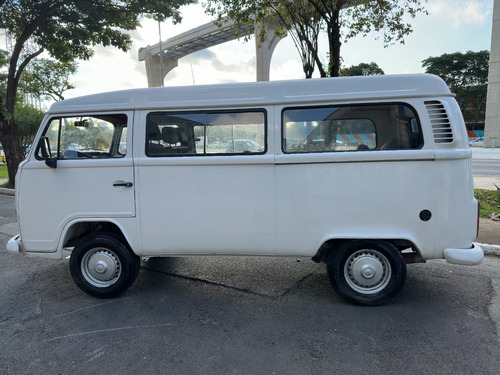 Volkswagen Kombi 1.4 Standard Total Flex 3p