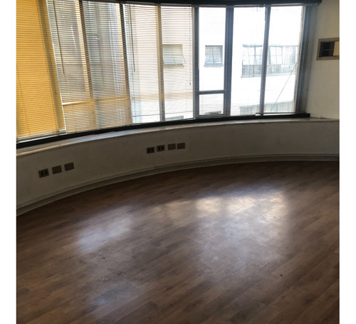 Se Vende Oficina Amplia Asolada En Calle Cochrane Valpo