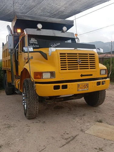 Volqueta Internacional Modelo 83