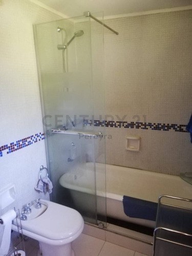 Imagen 19 de 24 de 407 Esquina 24. Casa En Venta Con Gran Parque Y Arbolado, Villa Elisa.-