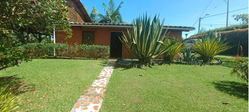 Casa Campestre Para La Venta En Marinilla - Campo Alegre