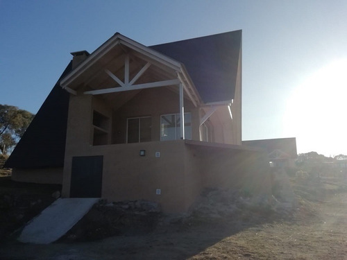 Dos Casas En Venta En Villa General Belgrano - 2.000m² Superficie Terreno C/u Precio Publciado Por Cada Una.