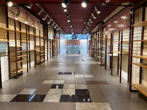 Alquiler - Local Comercial Sobre Avenida Principal Con 100 M2 - 18 De Julio Y Vázquez