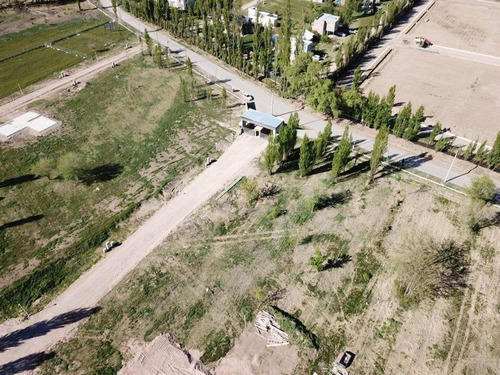 Remax Vende Terreno En Barrio Finca Costa Serena