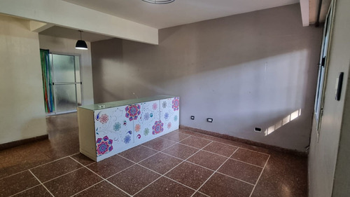 Imagen 4 de 17 de Casa En Venta 3 Amb. Barrio Luz Y Fuerza