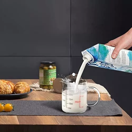 Jarra medidora de vidrio resistente al calor de 8.5 fl oz, 16.9 fl oz, con  escala de leche, para microondas (8.5 fl oz) : Hogar y Cocina 
