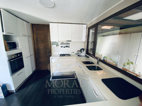 Hermosa Casa 4d 3b + Servicio Gran Jardín Formado Piscina