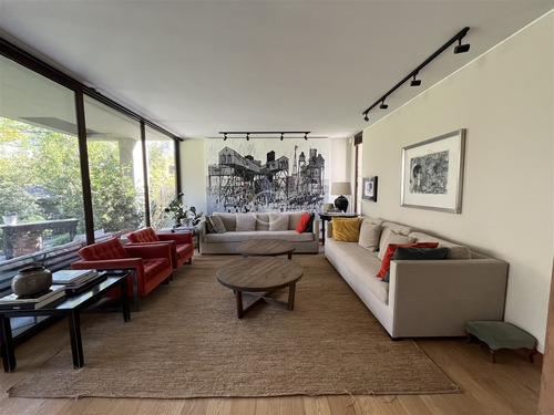 Casa En Arriendo De 5 Dorm. En Lo Barnechea