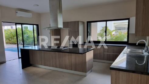 Imagen 2 de 11 de Casa En Venta Residencial Lagos Del Sol Cancún Quintana Roo - (2)