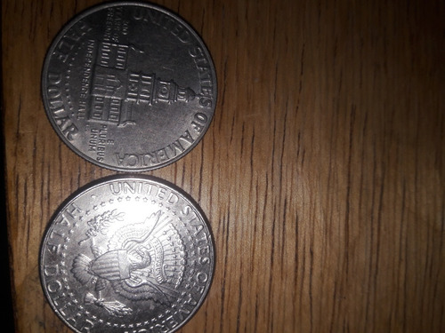 Imagen 3 de 4 de Half Dollar - Bicentenario (1776-1976) Y 1999