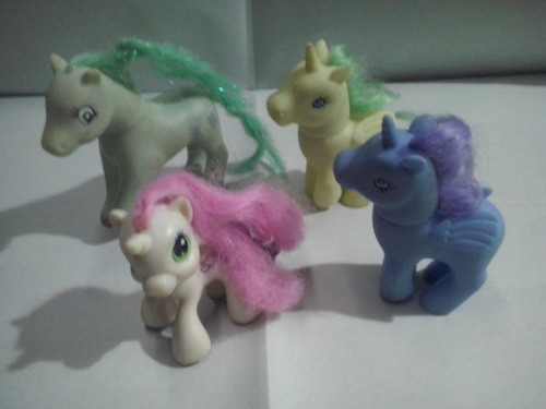 4 Pequeños Ponys  Distintos  1 Es Marca Hasbro Buen Estado 