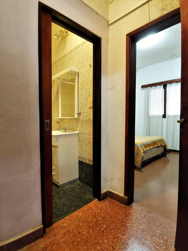 Imagen 24 de 30 de Casa 4 Amb Parque Cochera En Venta En La Tablada