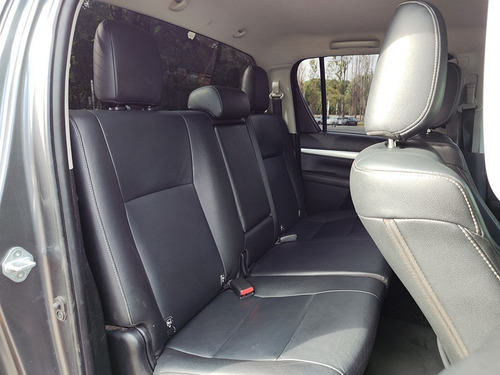 Imagen 6 de 15 de Toyota Hilux 2016 Srx 4x4 At Abasto Motors
