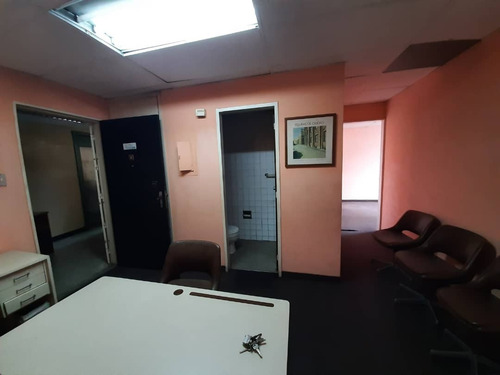 Imagen 3 de 6 de Oficina En Alquiler En Centro De Caracas Capitolio (cerca De La Hoyada) Canon $250
